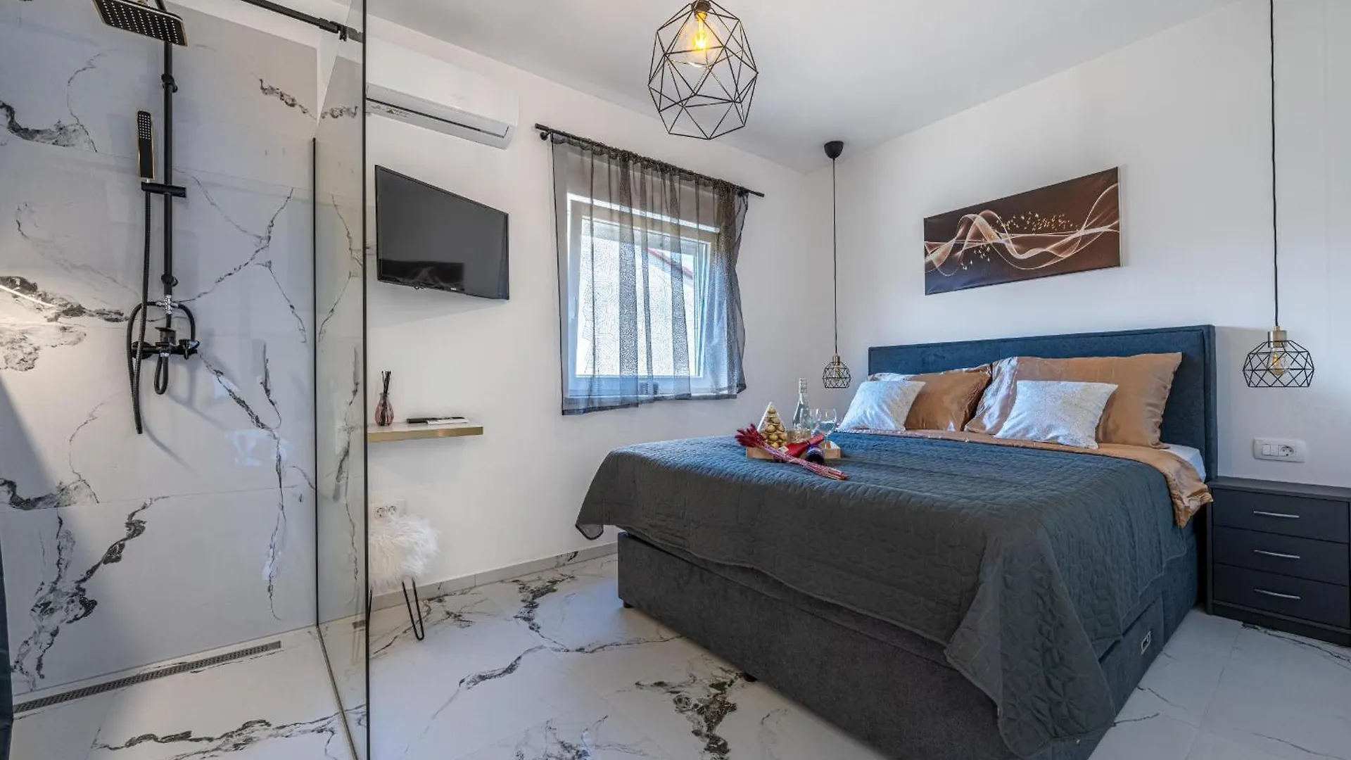 Villa Filip 0*, Galizana